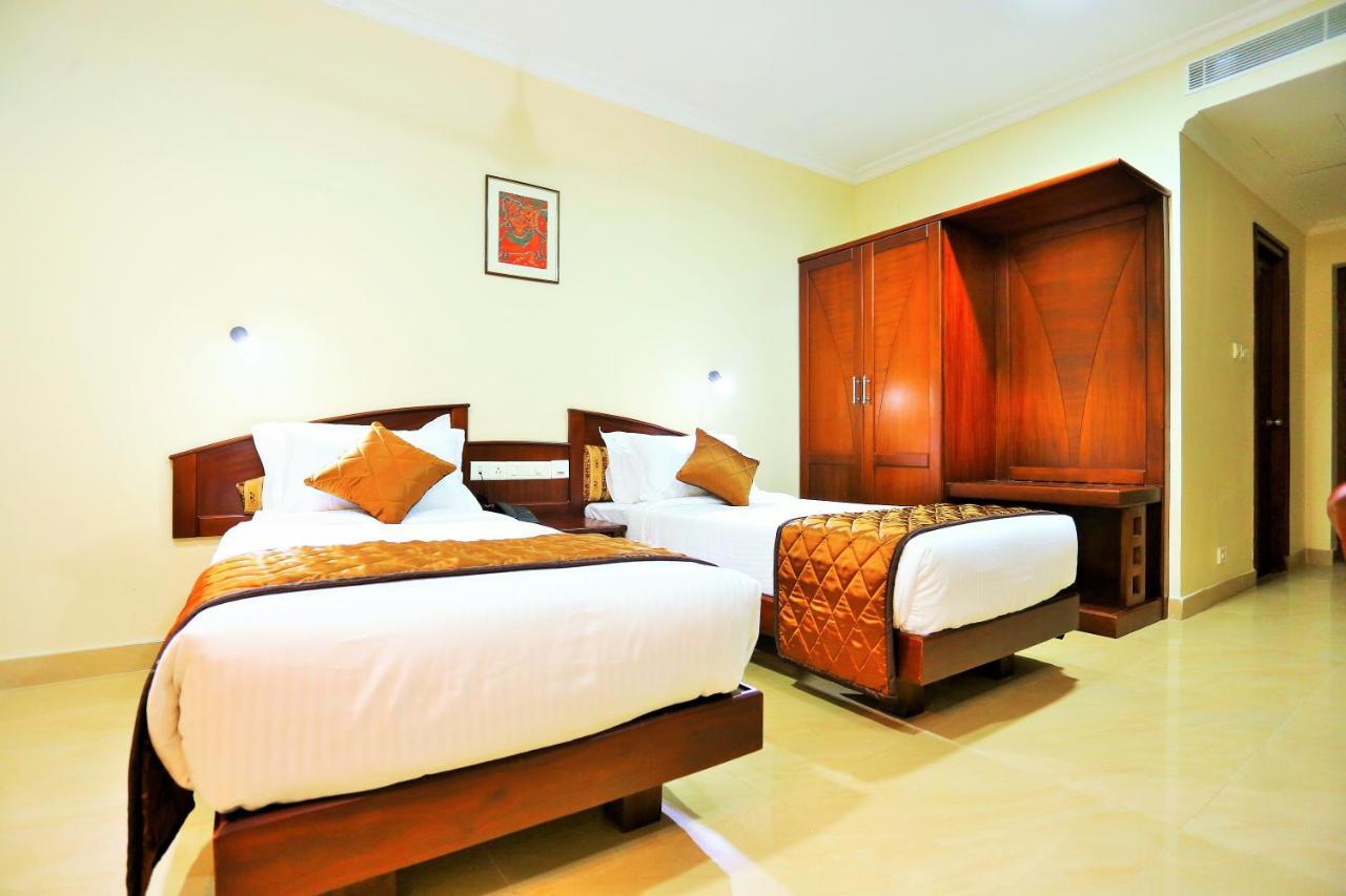 Hotel White City North Paravur 外观 照片